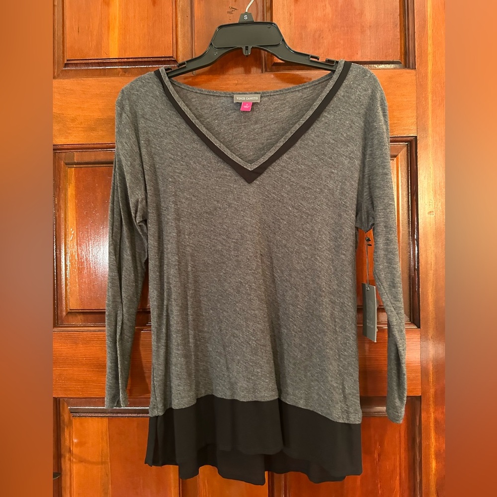 Vince Camuto Gray Long Sleeve Tee Size Small